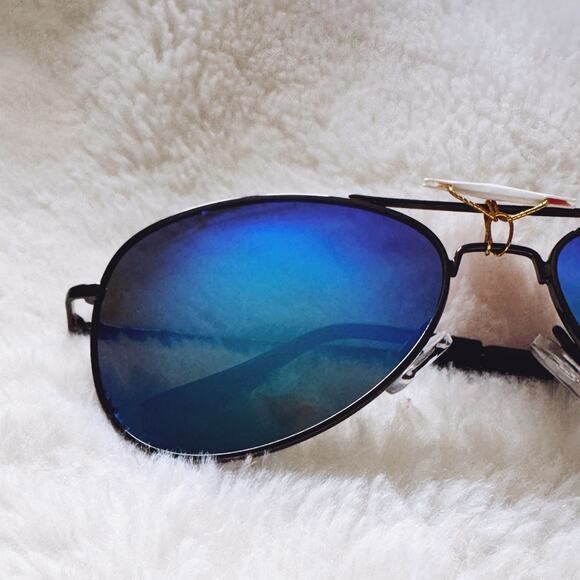 Zuri Black w/ Blue Lense Polarized Mirrored Sunglasses - Picture 2 of 15